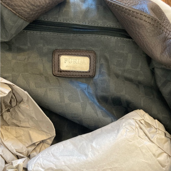 Large vintage leather Furla bag. Grayish lavender. Never used. - Picture 3 of 3